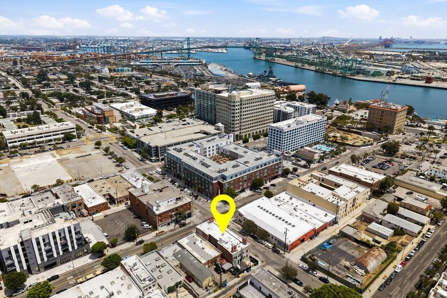 More Photos Of 709 S Centre St, San Pedro Storefront Retail Residential For Sale