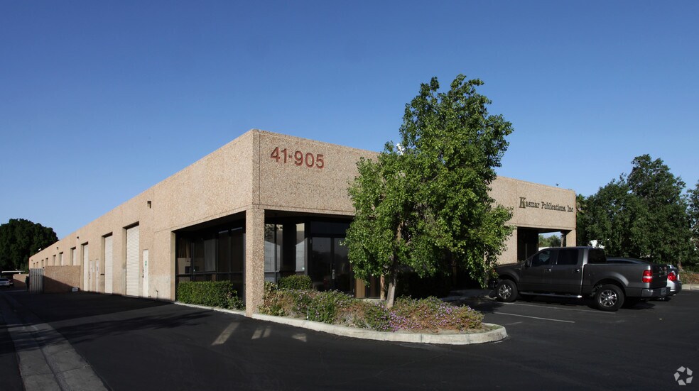 More Photos Of 41-905 Boardwalk, Palm Desert Showroom For Lease