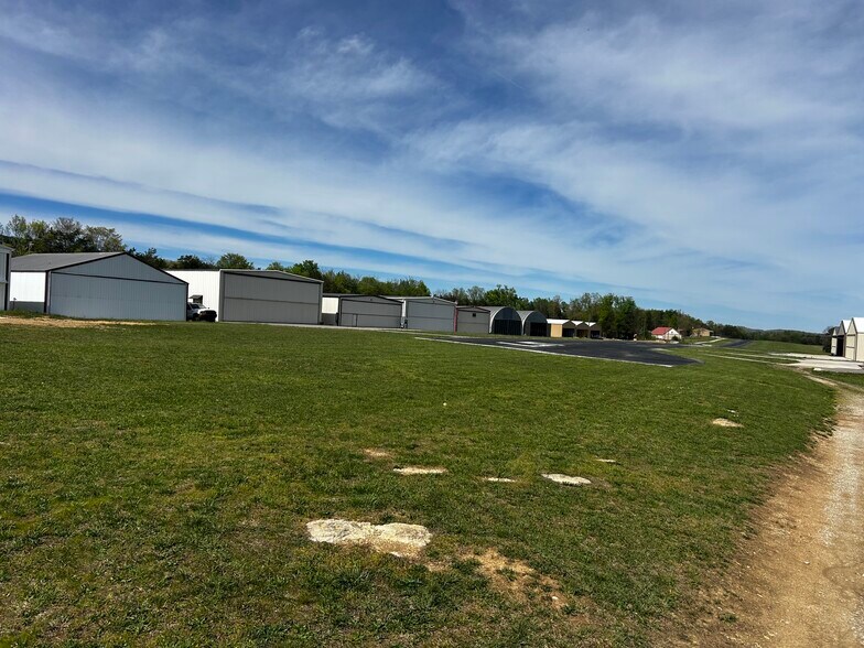 More Photos Of 245 Meadowlake Dr, Kingston Specialty For Sale