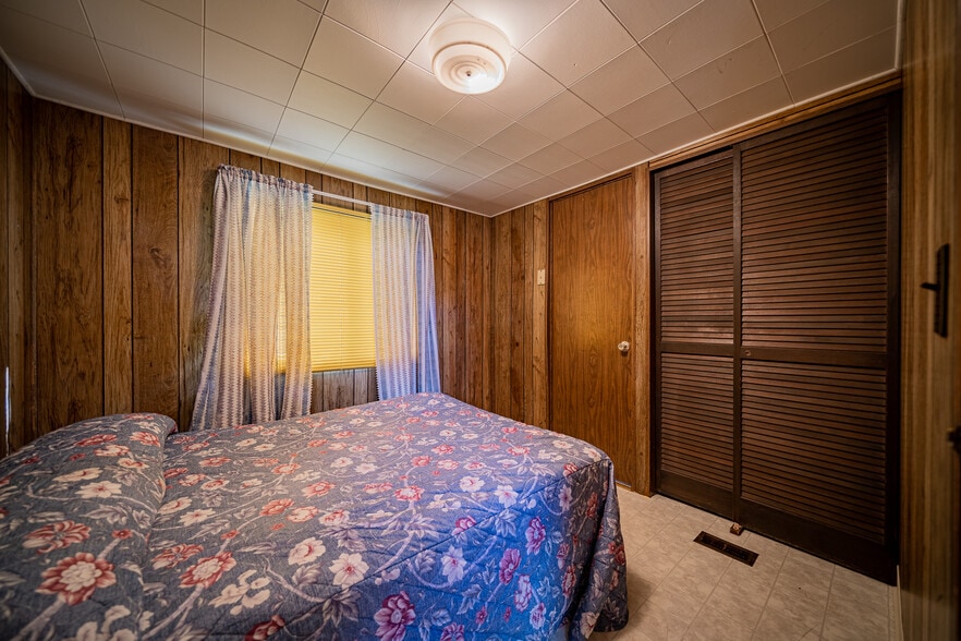 More Photos Of N10120 Parkway Rd, Crivitz Hotel For Sale