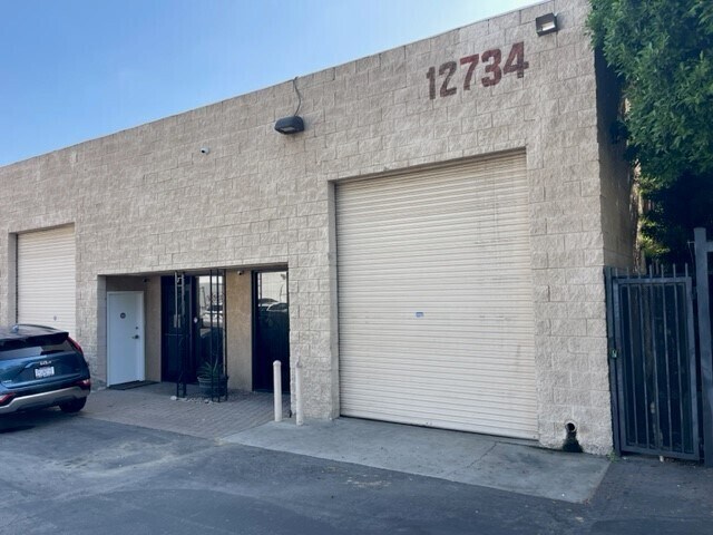 More Photos Of 12734 Branford St, Pacoima Warehouse For Lease