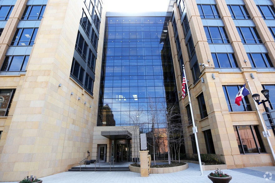 More Photos Of 1100 Locust St, Des Moines Office For Lease