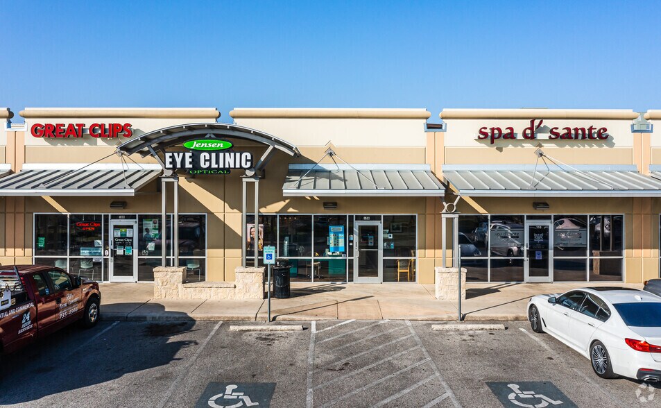 More Photos Of 11703-1 Huebner Rd, San Antonio Unknown For Lease