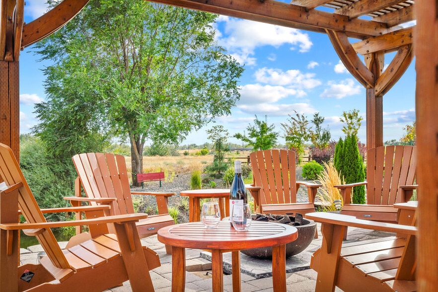 More Photos Of 701 Fountain Blvd, Zillah Hotel For Sale
