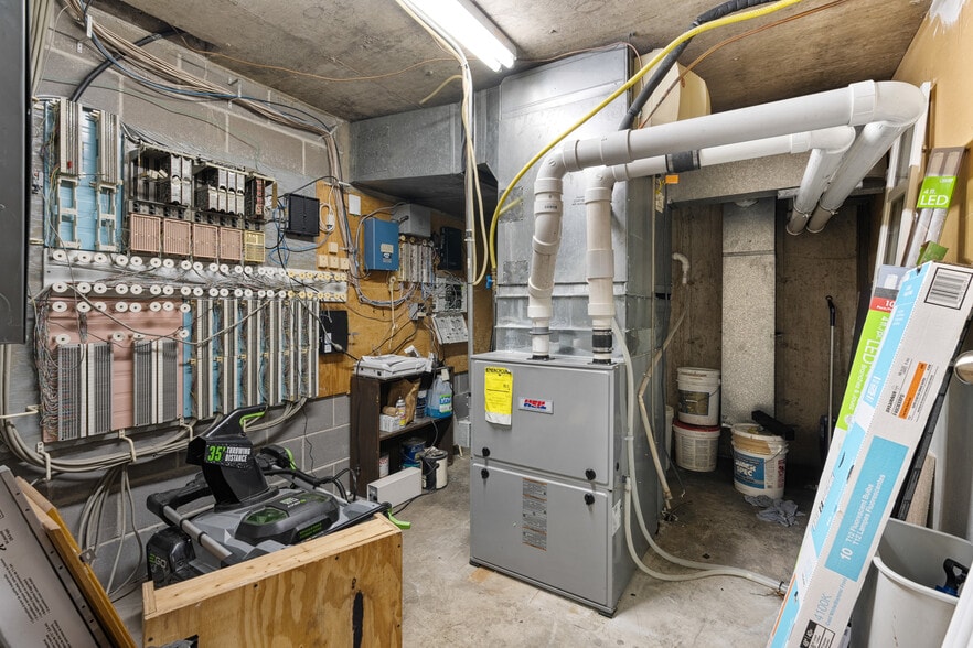 More Photos Of 822-826 S Hastings Way, Eau Claire Medical For Sale