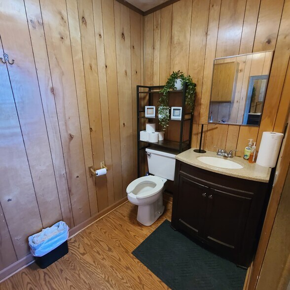 More Photos Of 70581 Colerain Rd, Bridgeport Specialty For Lease