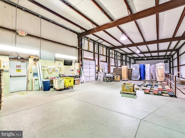 More Photos Of 345 Hill Rd, Womelsdorf Warehouse For Lease