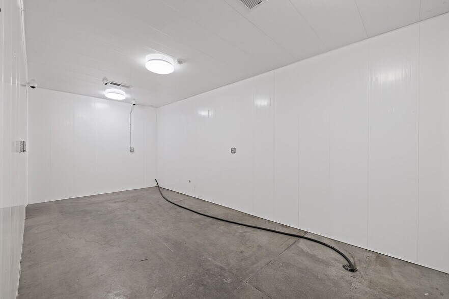 More Photos Of 4905 E 41st Ave, Denver Warehouse For Sale