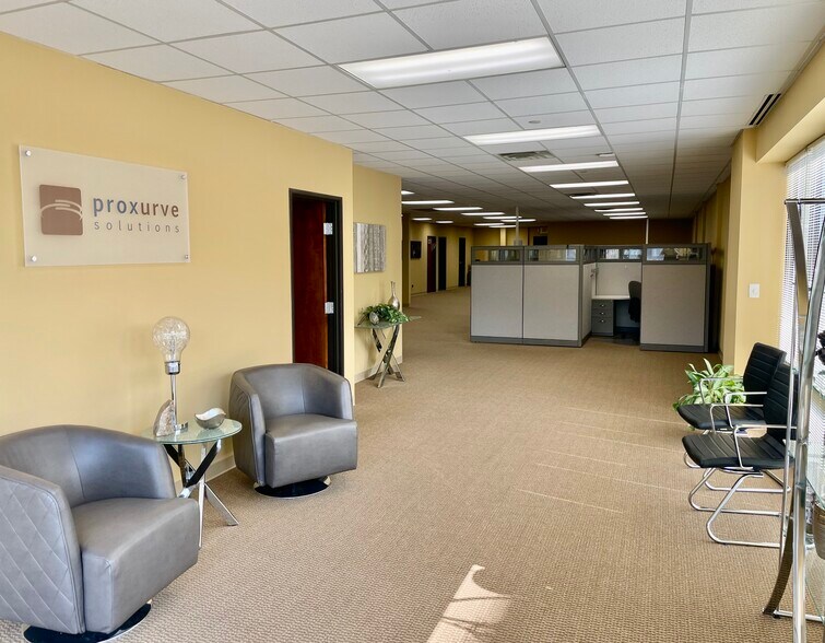 More Photos Of 8755 Guion Rd, Indianapolis Flex For Lease