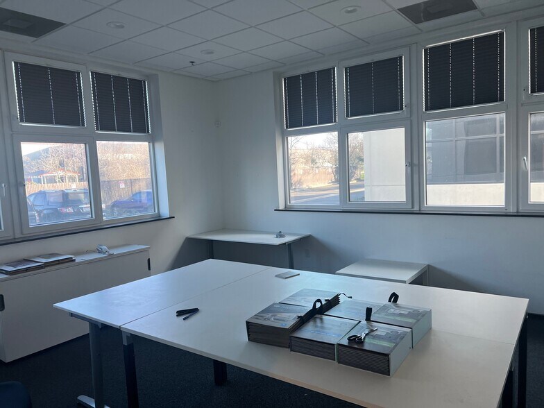 More Photos Of 165 Enterprise Ct, Galt Warehouse For Sale