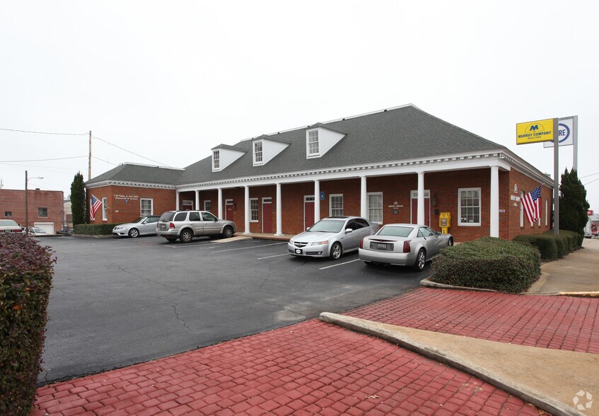 Primary Photo Of 203-207 E Taylor St, Griffin Office For Lease