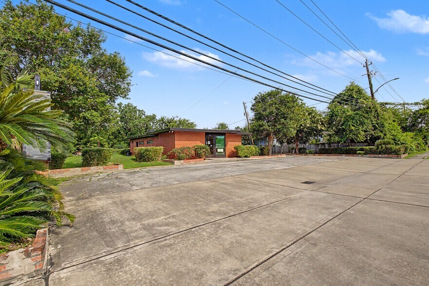 More Photos Of 1614 Holland St, Houston Office For Sale