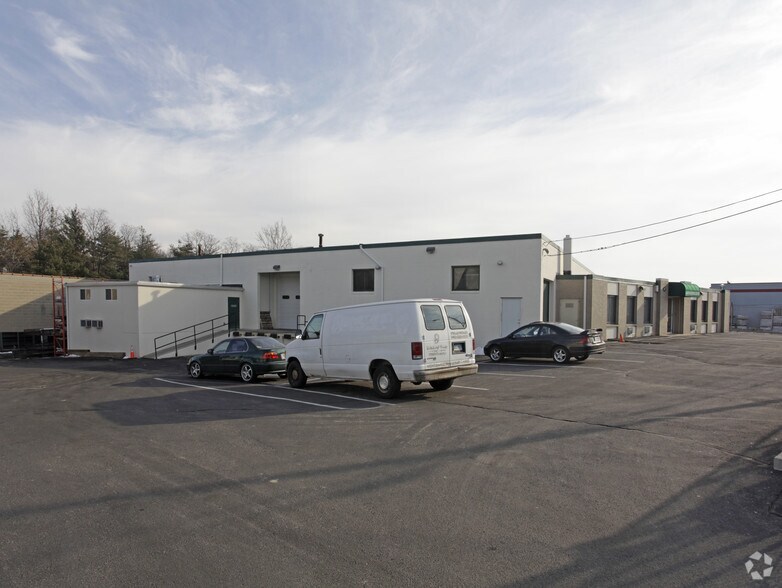 More Photos Of 47 Larkin St, Stamford Warehouse For Sale