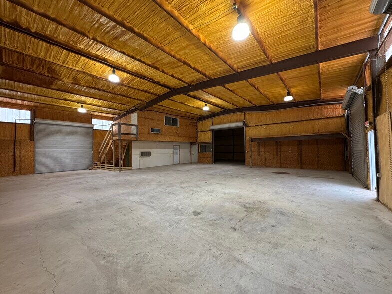 More Photos Of 1851 County Road 280, Leander Warehouse For Lease