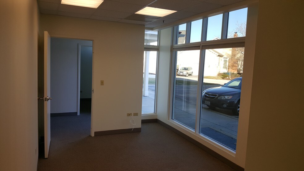 More Photos Of 960-970 Harris Rd, Grayslake Coworking Space
