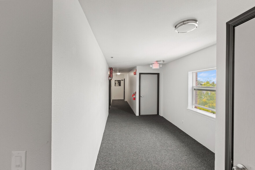 More Photos Of 615 SW Evergreen Ave, Redmond Multifamily For Sale