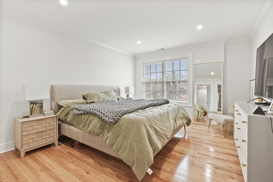 More Photos Of 24 Hoyt St, Stamford Apartments For Sale