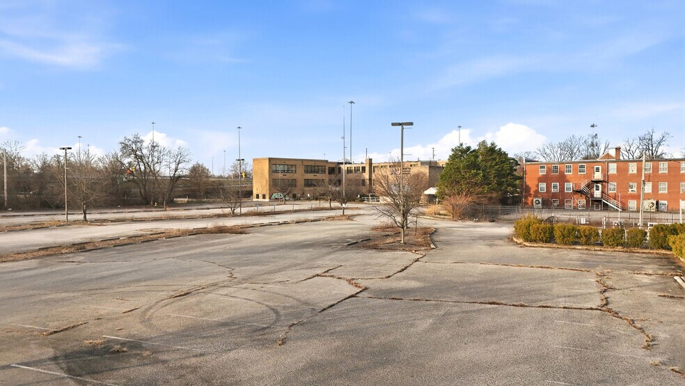 More Photos Of 4205 Dixie Hwy, Louisville Office For Sale