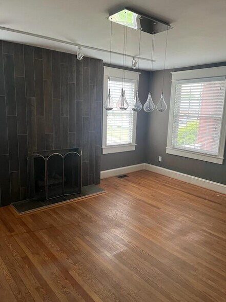 More Photos Of 1102 N Main St, High Point Storefront For Lease