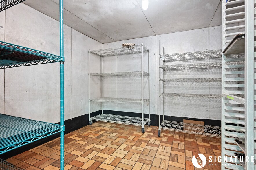 More Photos Of 207 S Miller Ave, Gillette Fast Food For Sale