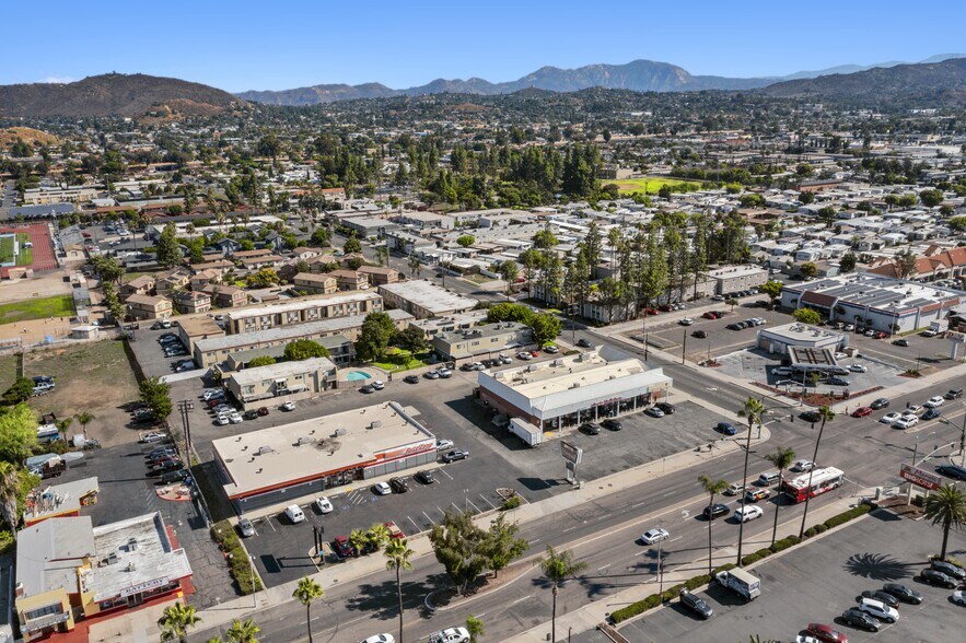 More Photos Of 1090 E Main St, El Cajon Freestanding For Lease