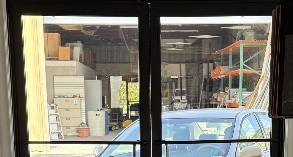 Primary Photo Of 297-311 Airport Pulling Rd N, Naples Warehouse For Lease