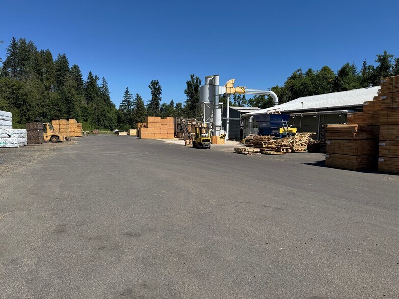 More Photos Of 38534 Dexter Rd, Dexter Warehouse For Lease