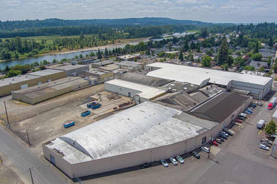 More Photos Of 298 Patterson St NW, Salem Warehouse For Lease