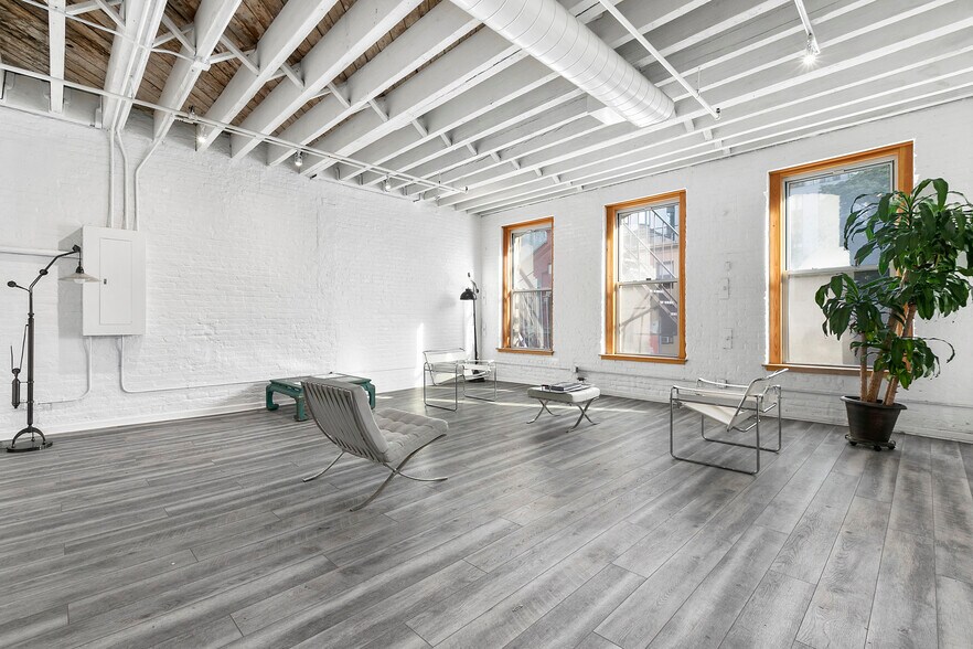 More Photos Of 447 W 36th St, New York Loft Creative Space For Sale