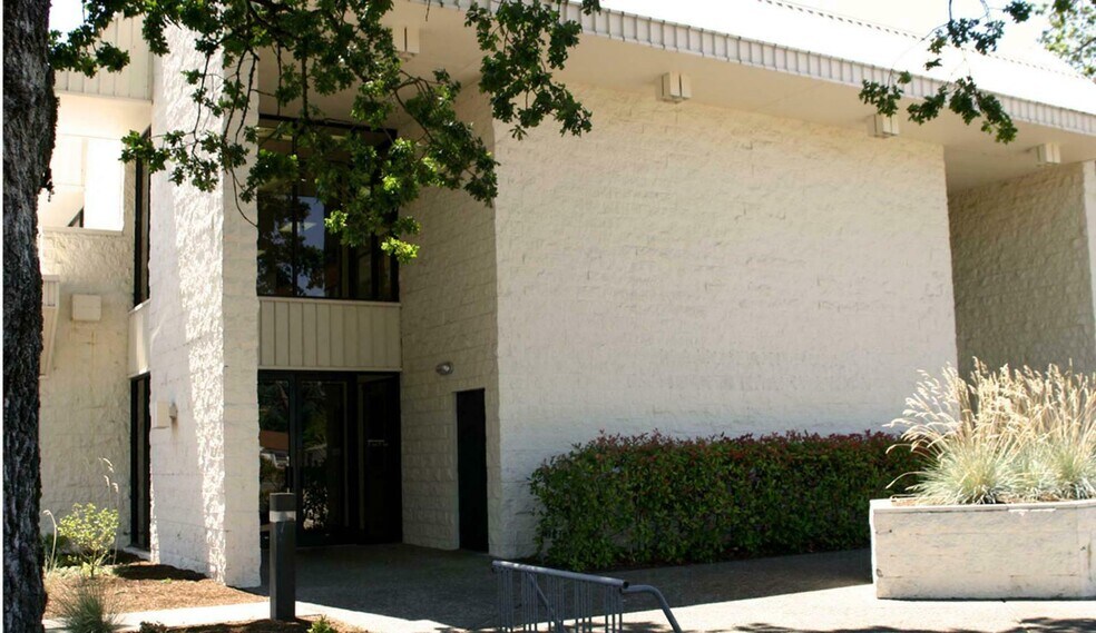 More Photos Of 1900 Hines St SE, Salem Office For Sale