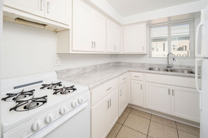 More Photos Of 7537 N 21st Ave, Phoenix Apartments For Sale