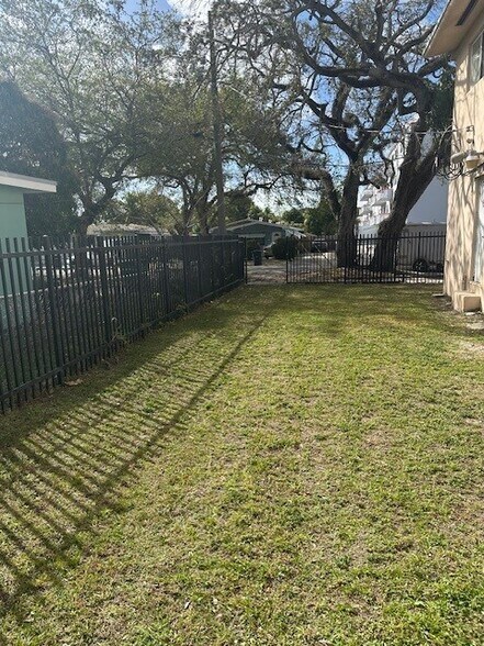 More Photos Of 14305 NE 6th Ave, North Miami Apartments For Sale