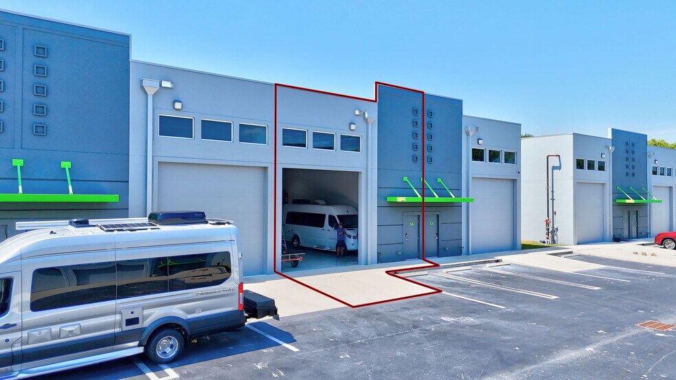 More Photos Of 861 NE Industrial Blvd, Jensen Beach Warehouse For Sale