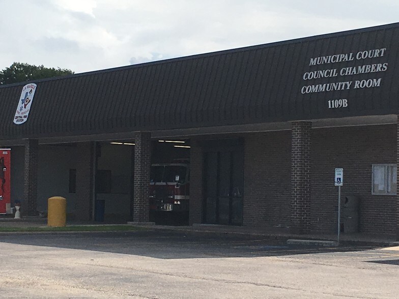 More Photos Of 1017 Bayou Rd, La Marque Storefront For Sale