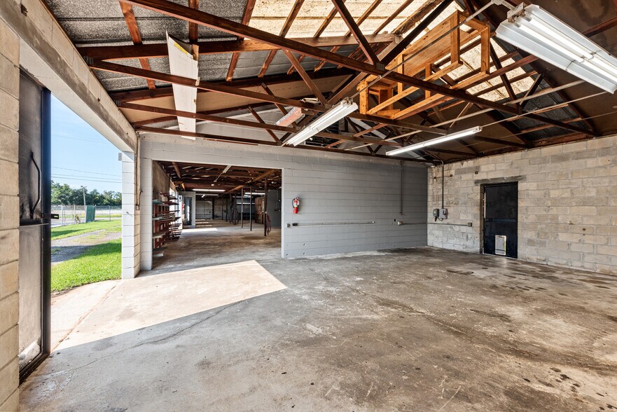 More Photos Of 5044 Edward St, Jacksonville Service For Sale