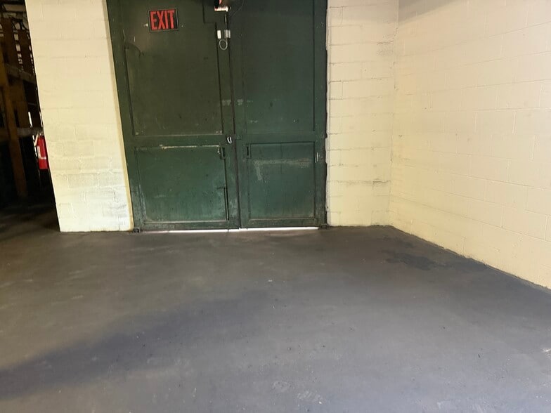 More Photos Of 4920 Harrison St, Pittsburgh Warehouse For Lease