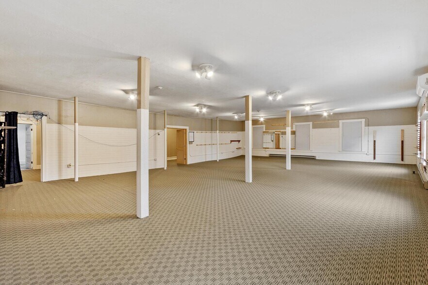 More Photos Of 91 Central St, Leominster Freestanding For Lease
