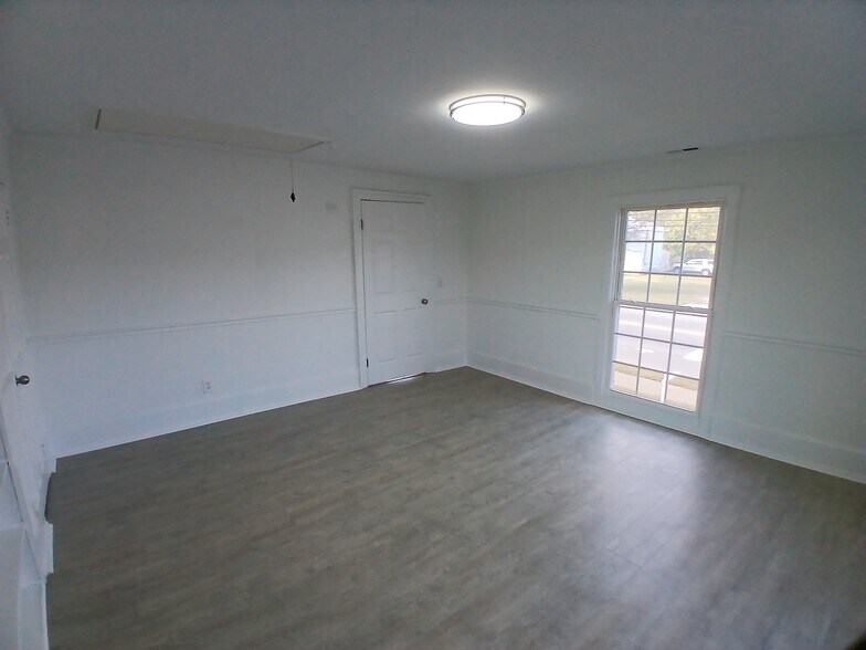 More Photos Of 119 W Main St, Youngsville Freestanding For Lease