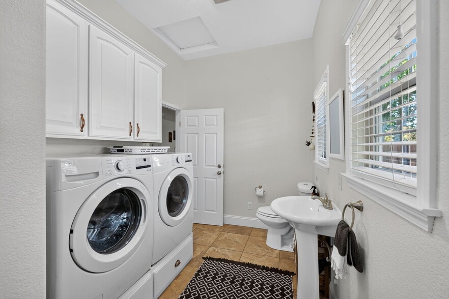More Photos Of 219 Persifer St, Folsom Specialty For Sale