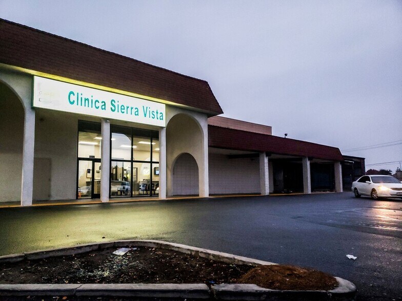 More Photos Of 3019-3045 Wilson Rd, Bakersfield Unknown For Lease