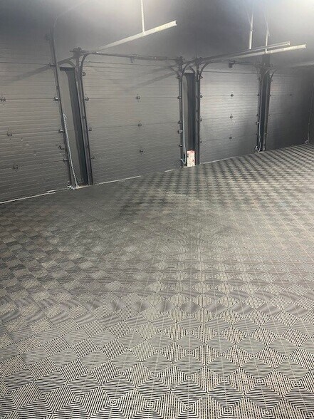 More Photos Of 520 S Prospect Ave, Hartville Flex For Lease