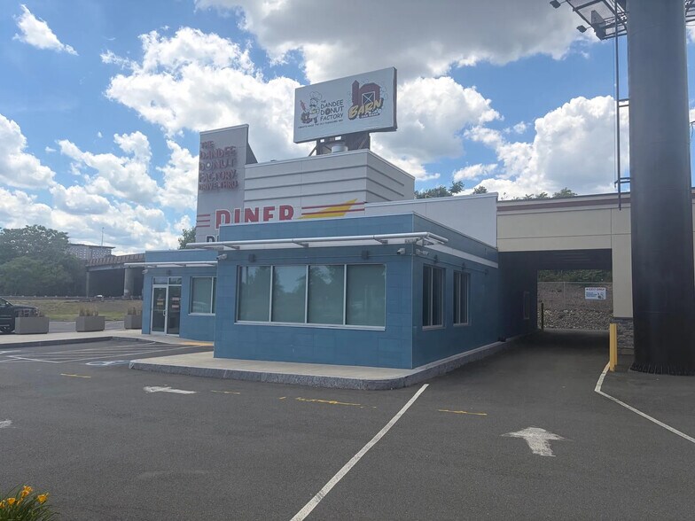 More Photos Of 1141 Revere Beach Pky, Revere Restaurant For Lease