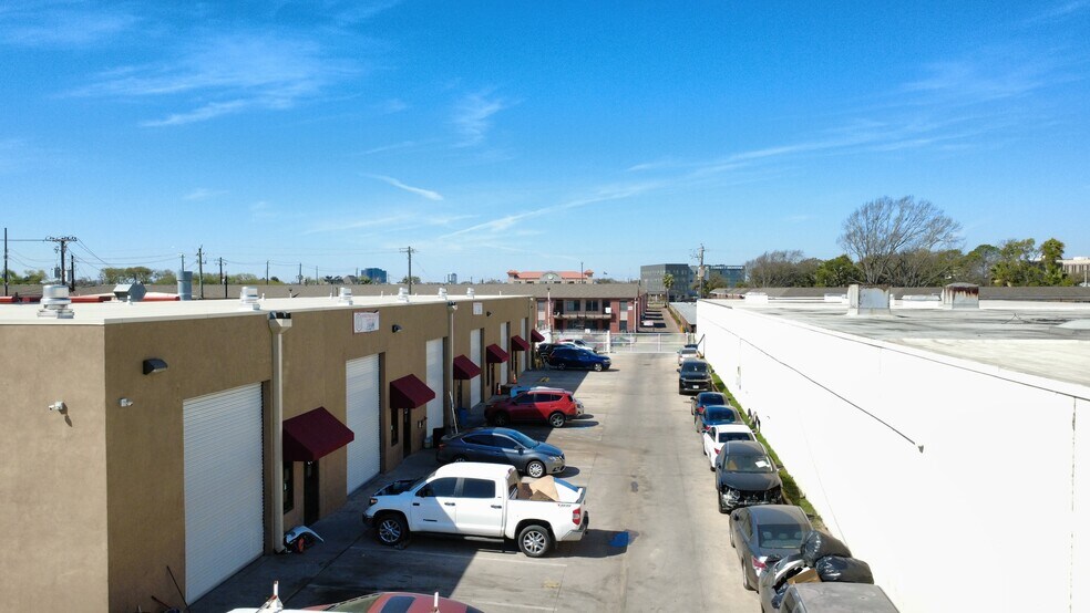 More Photos Of 6501 Ashcroft Dr, Houston Industrial For Lease