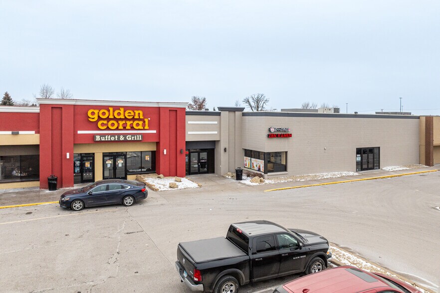 More Photos Of 3000 N White Bear Ave, Maplewood Unknown For Lease