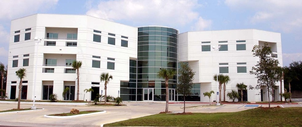 Primary Photo Of 6909 Springfield Ave, Laredo Office For Lease