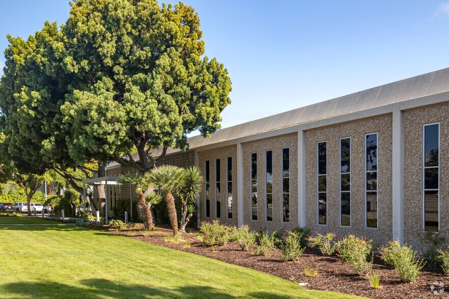 More Photos Of 1215 Terra Bella Ave, Mountain View Unknown For Lease