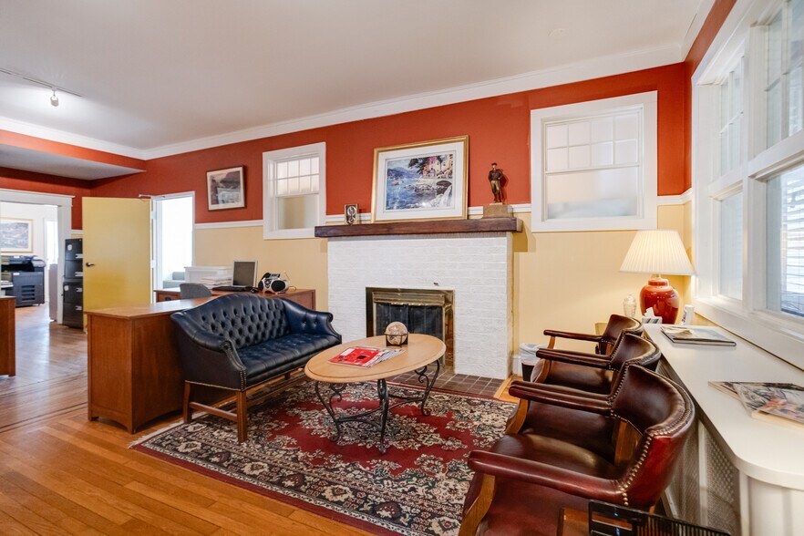 More Photos Of 407 W Pennsylvania Ave, Towson Office For Sale