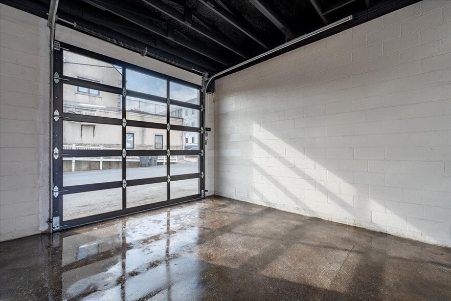 More Photos Of 30 Wall St, Jasper Auto Repair For Lease