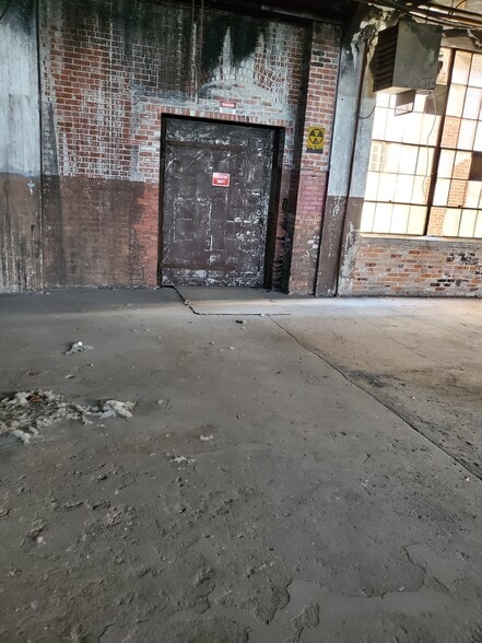 More Photos Of 133 Tonawanda St, Buffalo Warehouse For Sale