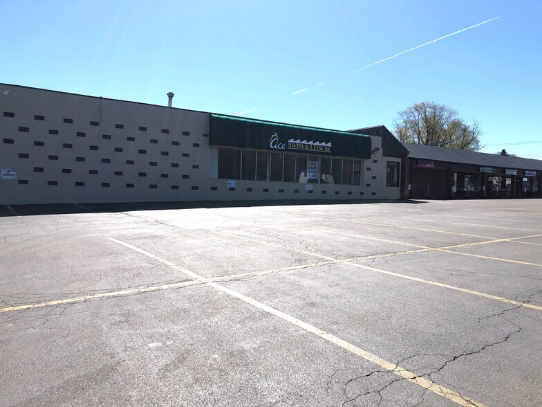 More Photos Of 610 N Greece Rd, Rochester Unknown For Lease